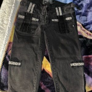 Lace and checkered Tripp capris